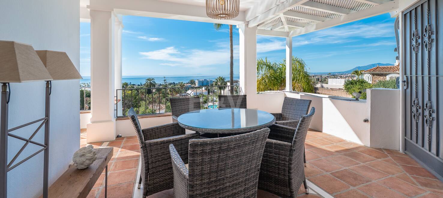 Andalusisk stil Villa i Rio Real med fantastisk utsikt