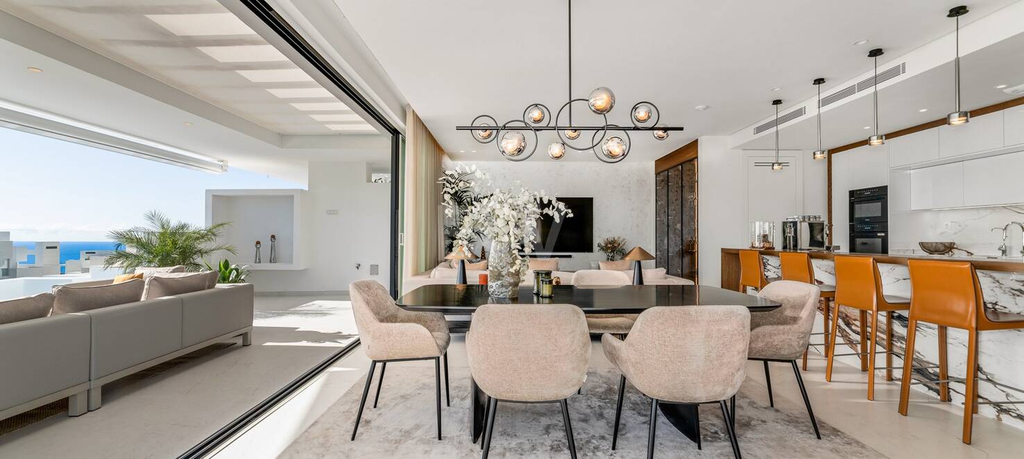 Luxury Penthouse with Stunning Sea Views in Palo Alto