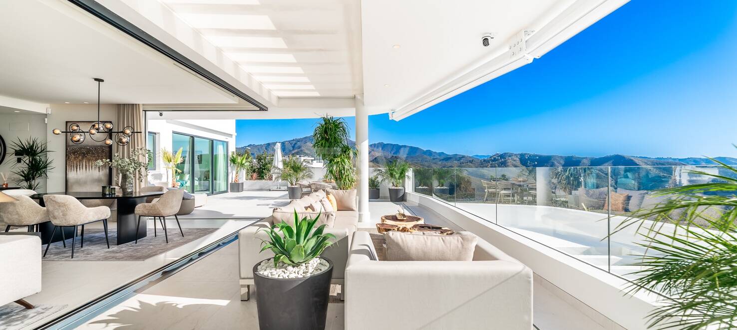 Luxury Penthouse with Stunning Sea Views in Palo Alto