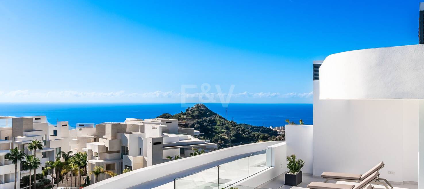 Luxury Penthouse with Stunning Sea Views in Palo Alto