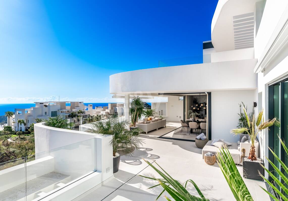Luxury Penthouse with Stunning Sea Views in Palo Alto Marbella
