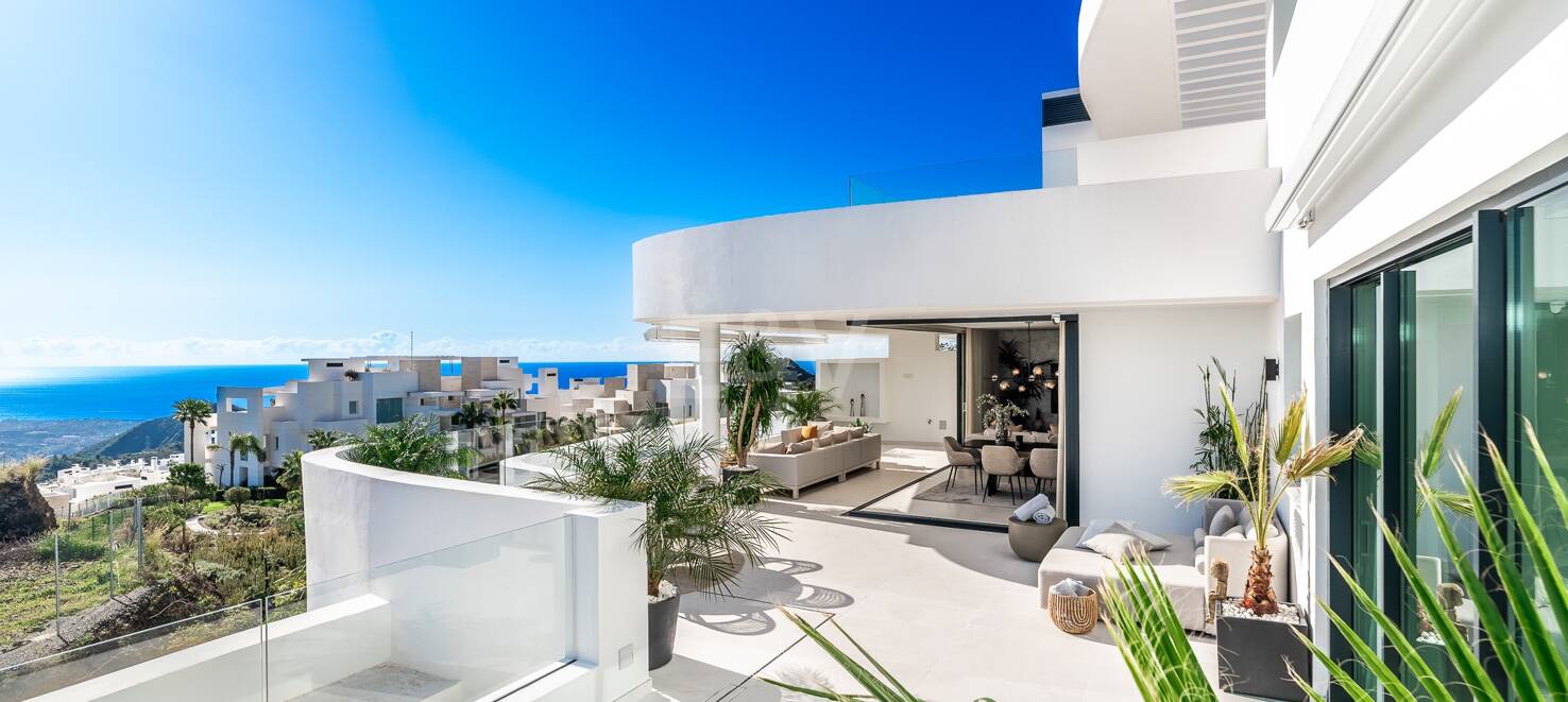 Luxury Penthouse with Stunning Sea Views in Palo Alto