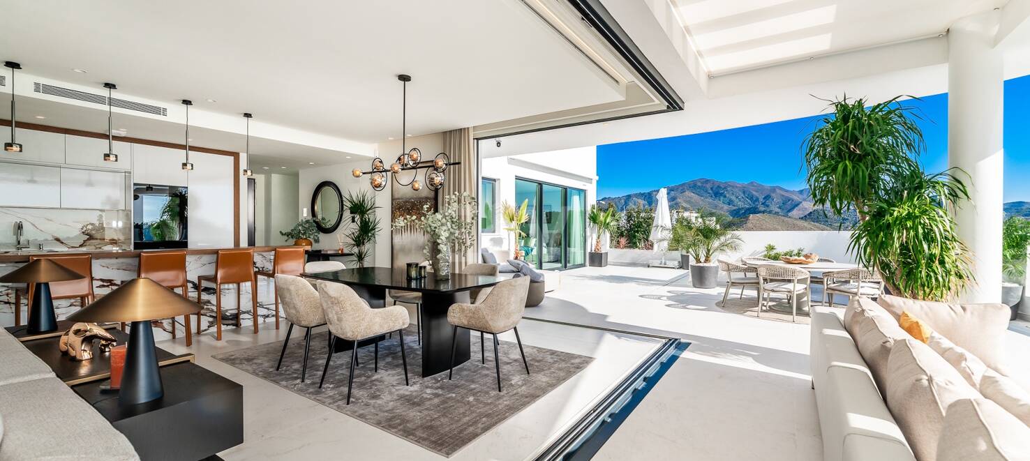 Luxury Penthouse with Stunning Sea Views in Palo Alto