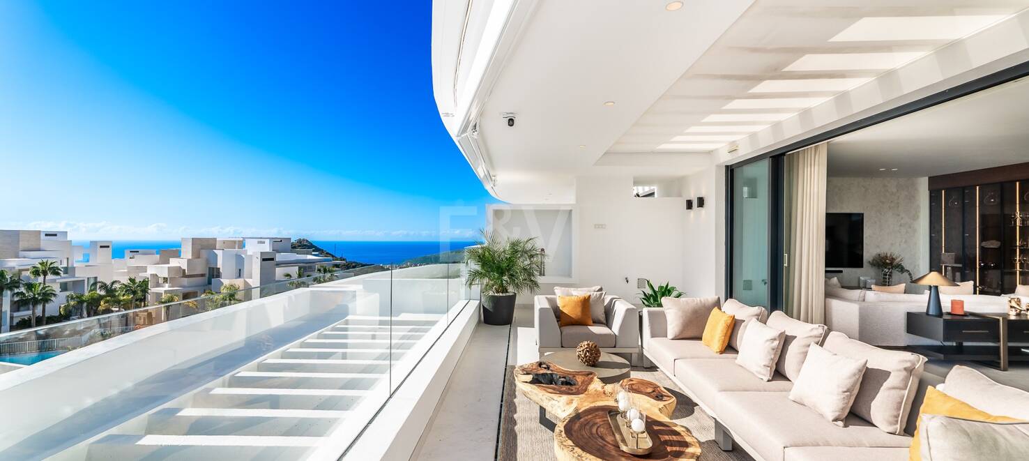 Luxury Penthouse with Stunning Sea Views in Palo Alto