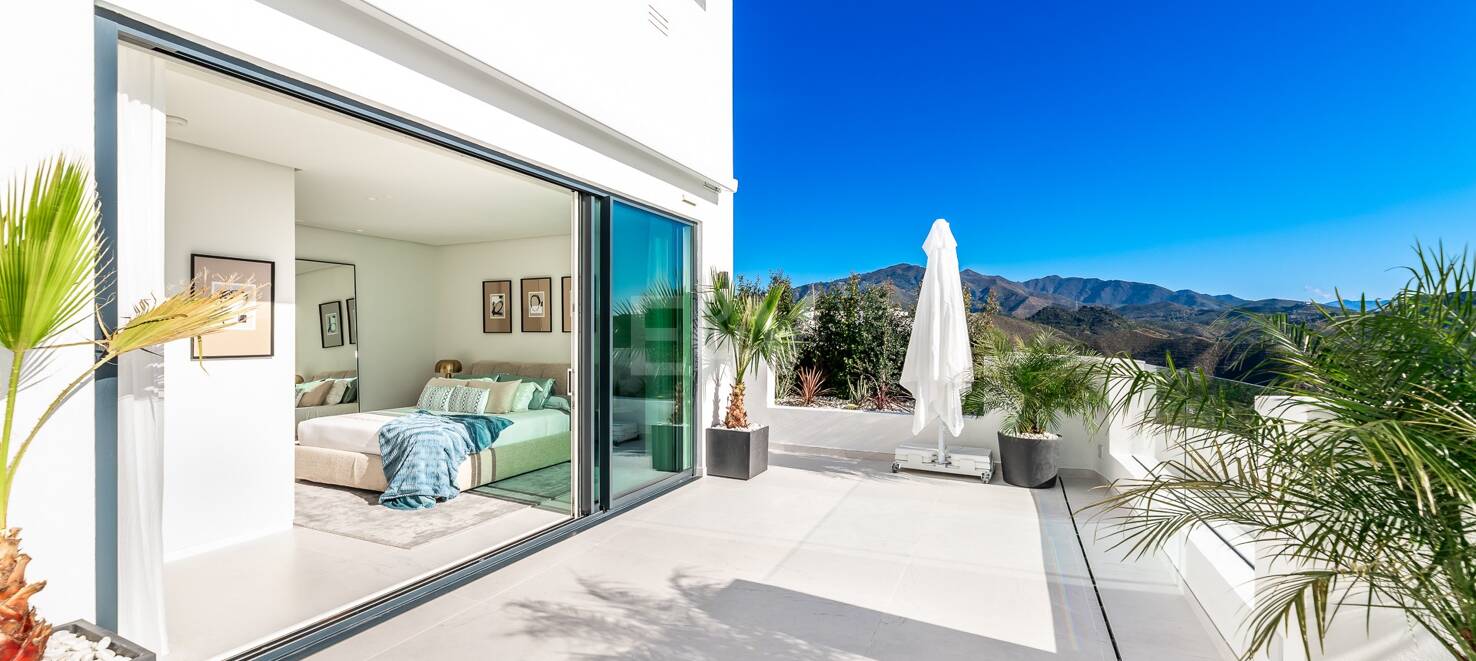Luxury Penthouse with Stunning Sea Views in Palo Alto