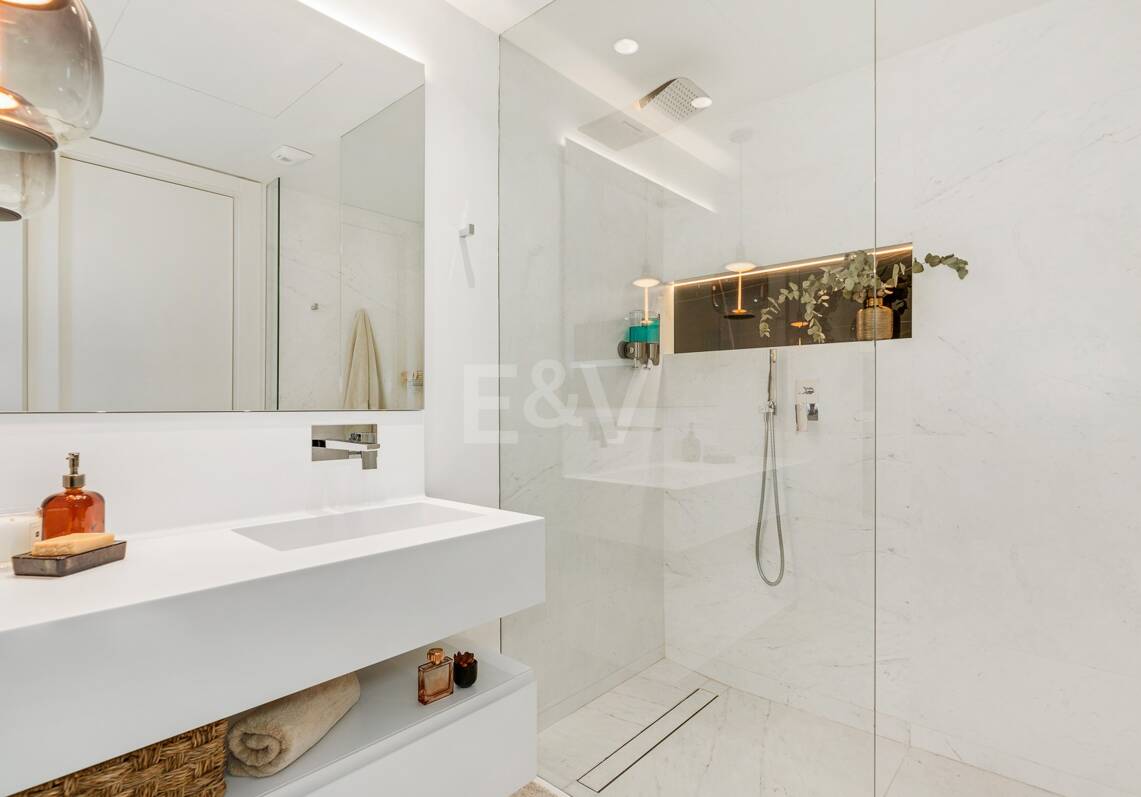Luxury Penthouse with Stunning Sea Views in Palo Alto Marbella