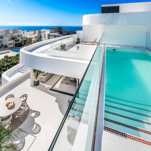 Luxury Penthouse with Stunning Sea Views in Palo Alto