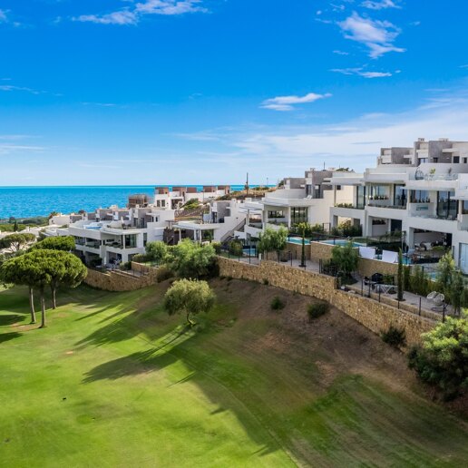 Luxuriöses Stadthaus in Cabopino mit Meer- und Grünblick