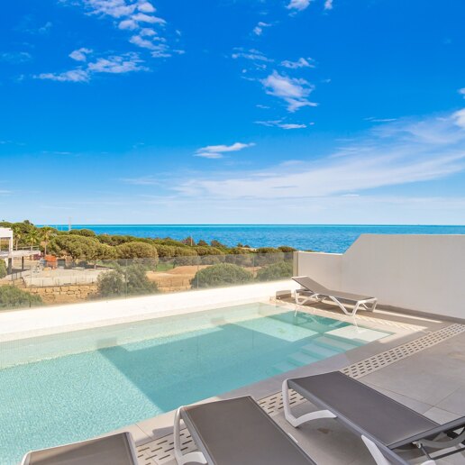 Luxuriöses Stadthaus in Cabopino mit Meer- und Grünblick