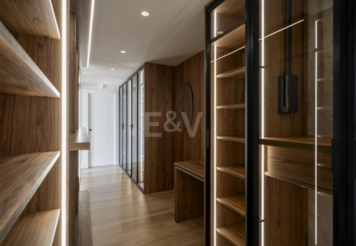 South-Facing Villa with Panoramic Sea Views in Marbella’s Golden Mile