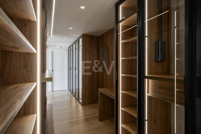 South-Facing Villa with Panoramic Sea Views in Marbella’s Golden Mile