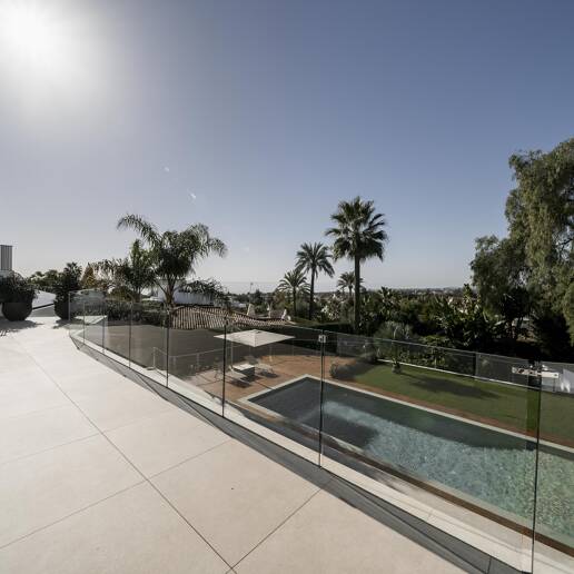 South-Facing Villa med panoramautsikt över havet i Marbellas Golden Mile