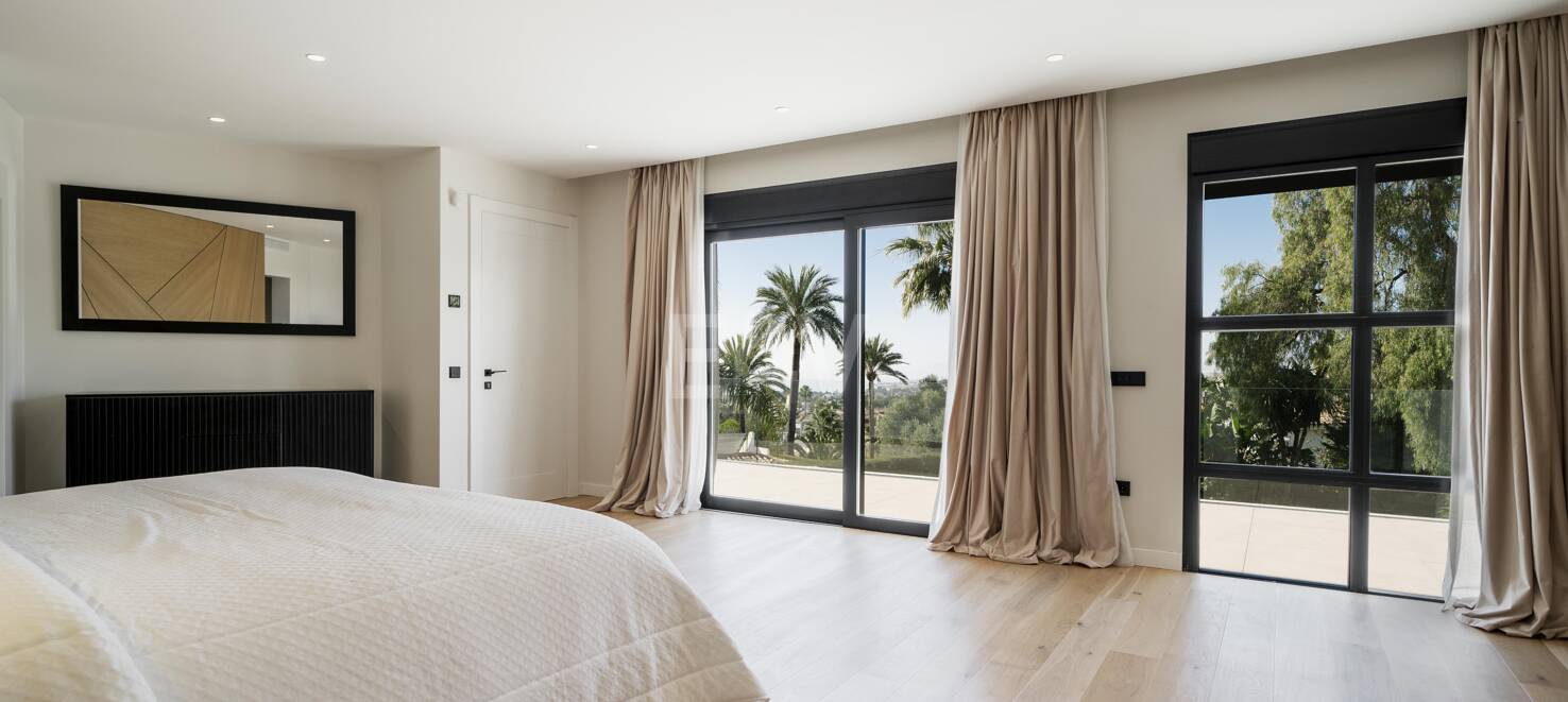 South-Facing Villa med panoramautsikt över havet i Marbellas Golden Mile