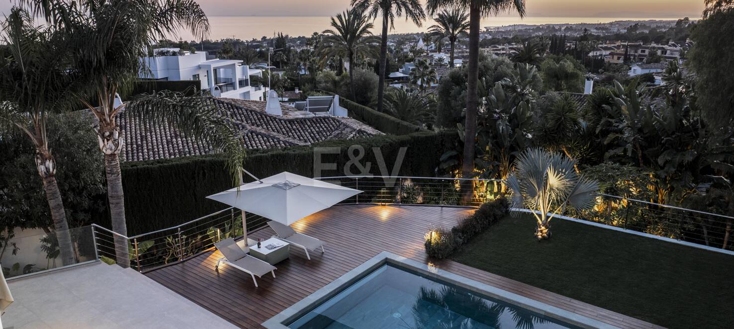 South-Facing Villa med panoramautsikt över havet i Marbellas Golden Mile