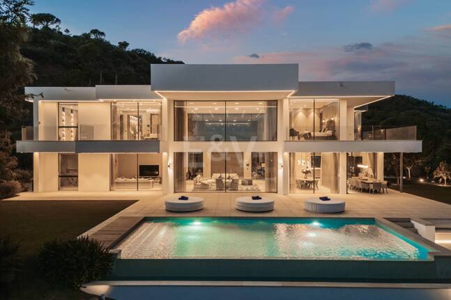 Elegant lyx Villa i El Madroñal med hisnande havsutsikt