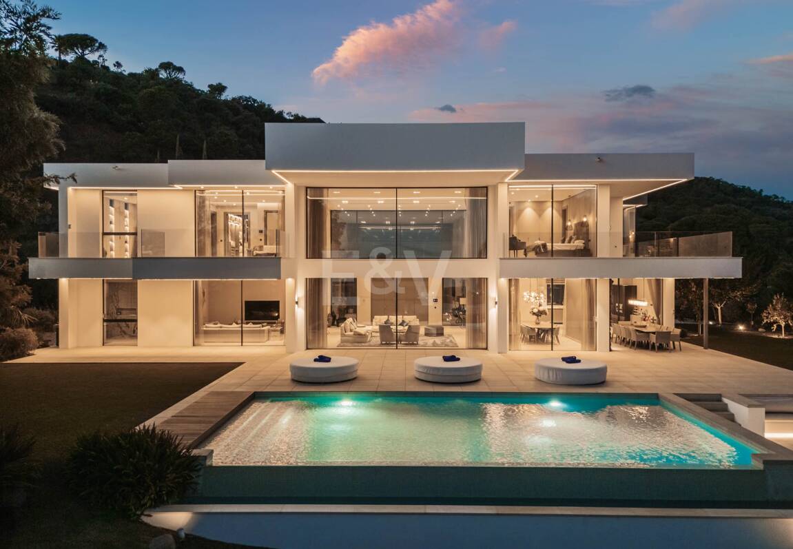 Elegant lyx Villa i El Madroñal med hisnande havsutsikt