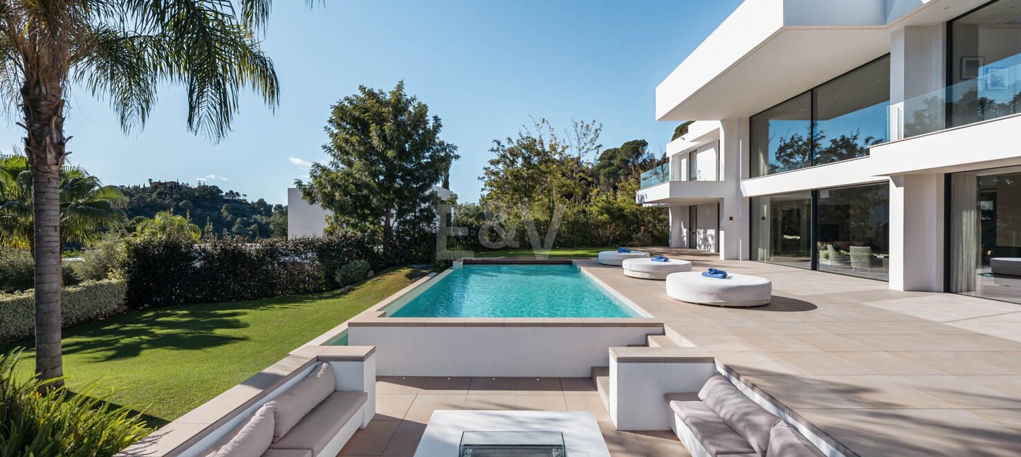 Villa de luxe élégante à El Madroñal avec vue imprenable sur la mer