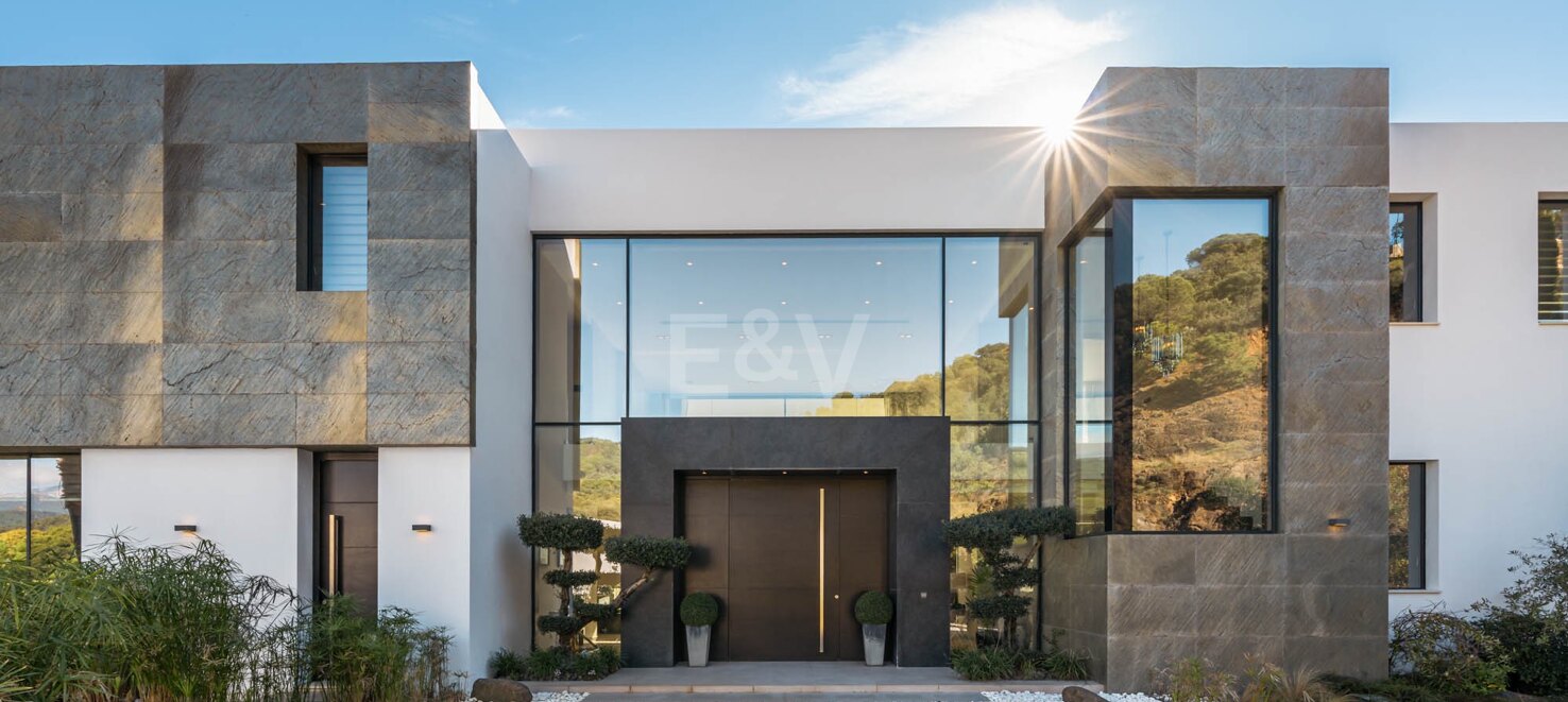 Villa de luxe élégante à El Madroñal avec vue imprenable sur la mer