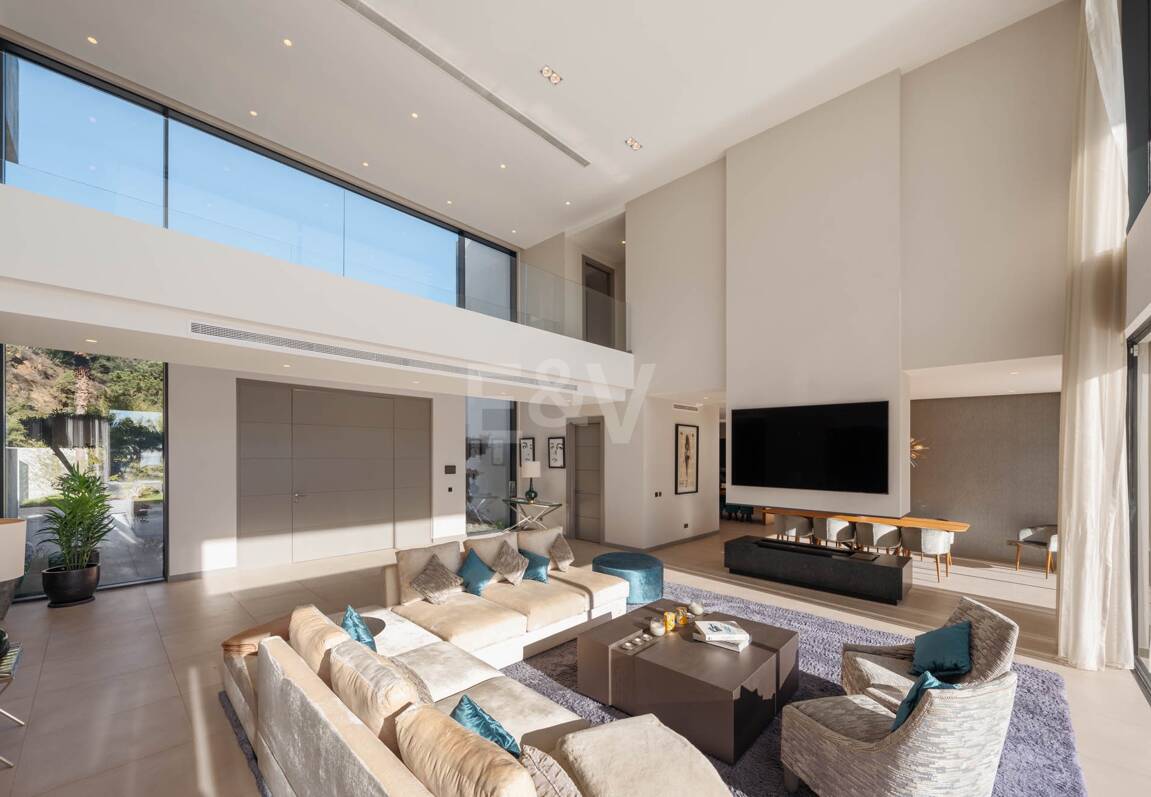 Elegant lyx Villa i El Madroñal med hisnande havsutsikt