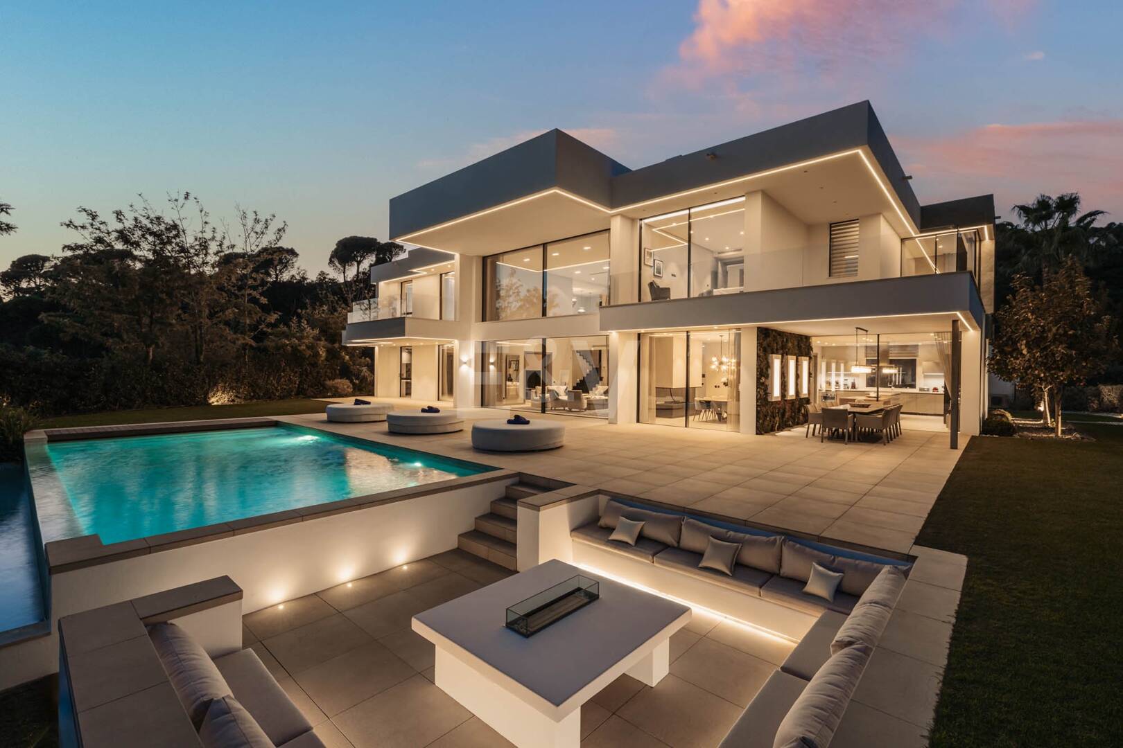 Elegante luxus Villa in El Madroñal mit atemberaubenden Meerblick