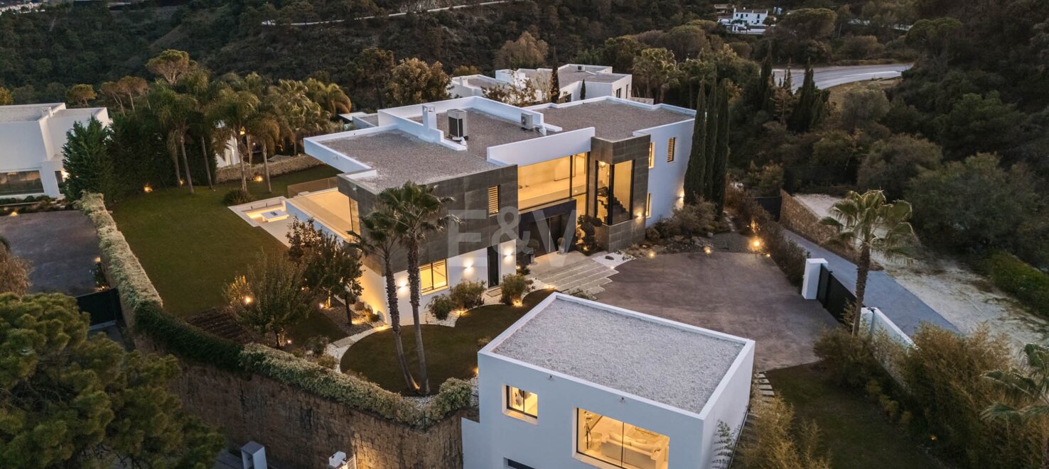 Villa de luxe élégante à El Madroñal avec vue imprenable sur la mer