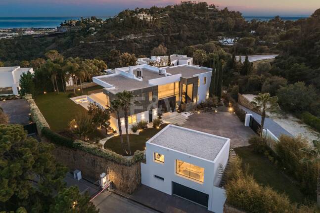 Elegant lyx Villa i El Madroñal med hisnande havsutsikt