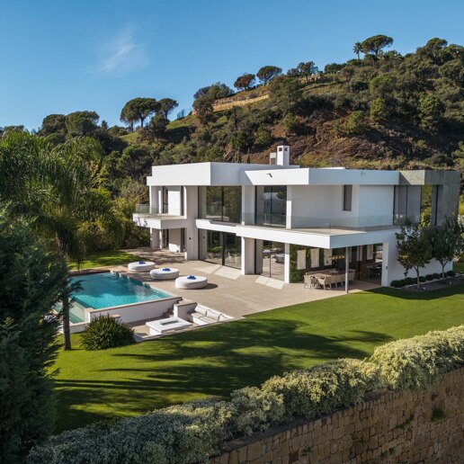 Villa de luxe élégante à El Madroñal avec vue imprenable sur la mer