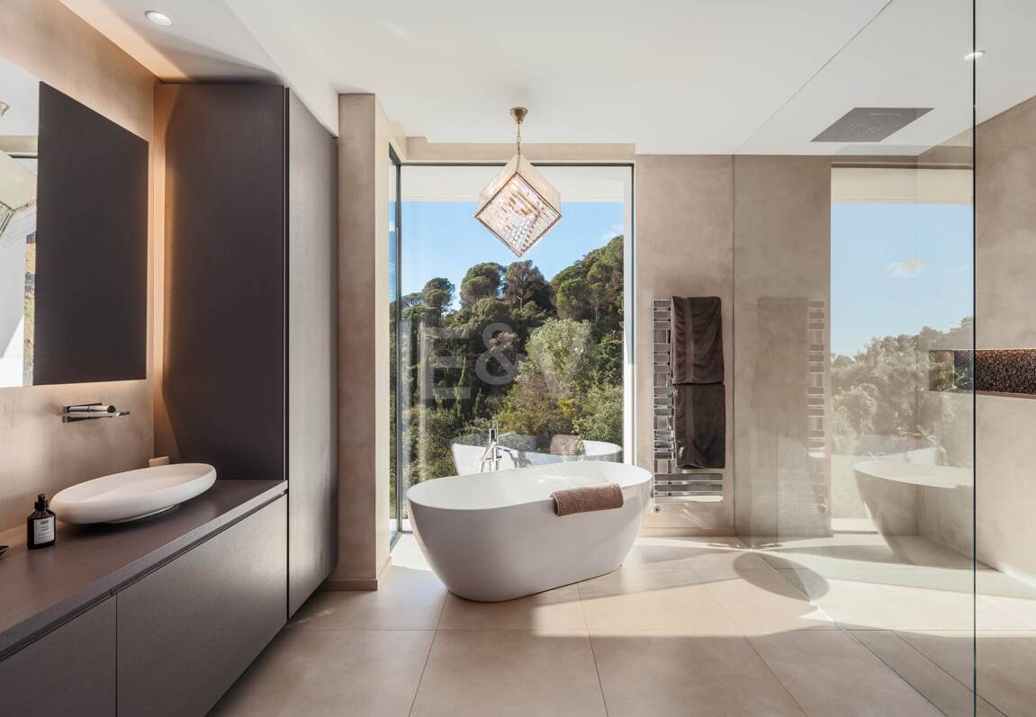 Elegant lyx Villa i El Madroñal med hisnande havsutsikt