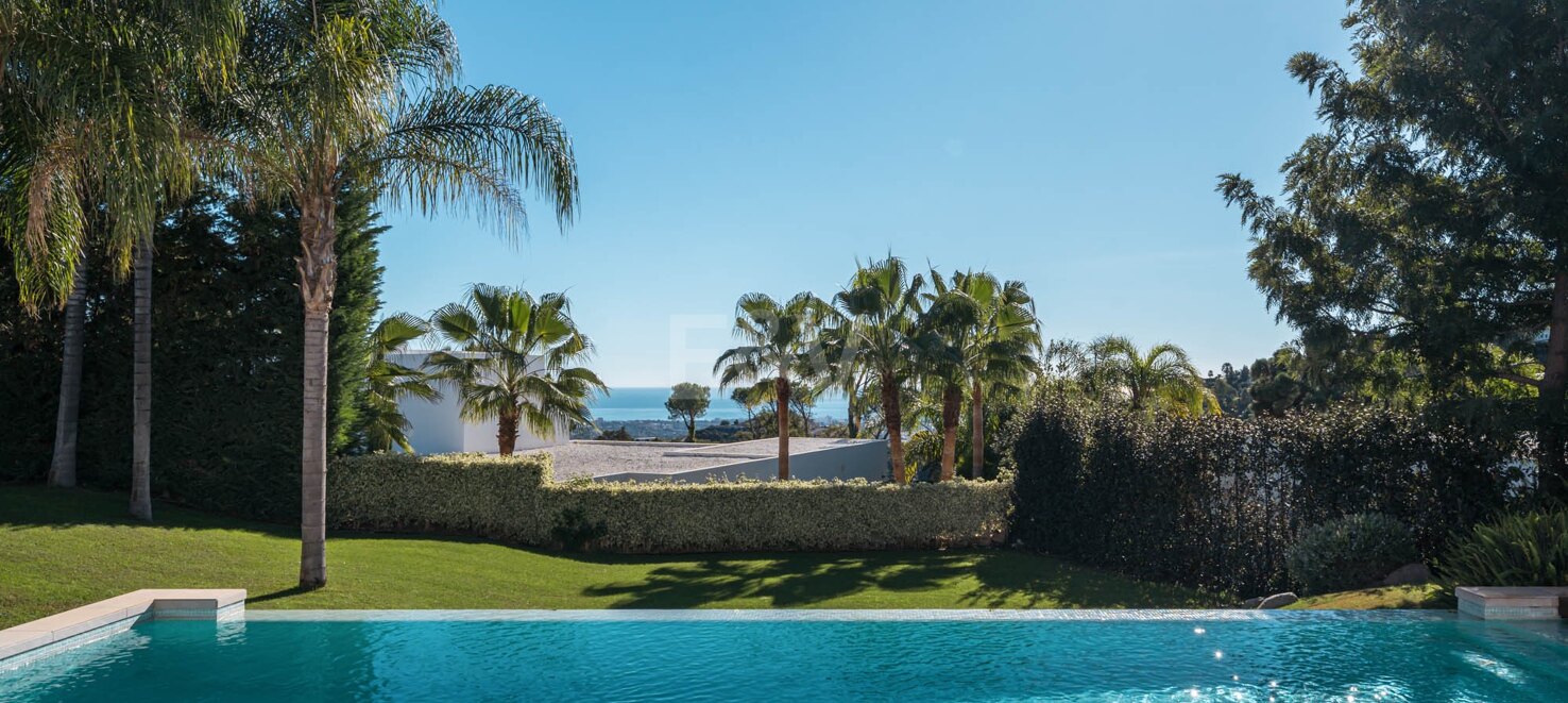 Villa de luxe élégante à El Madroñal avec vue imprenable sur la mer