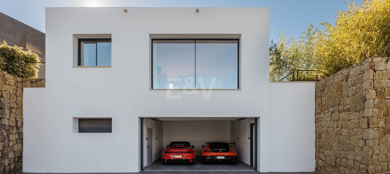 Villa de luxe élégante à El Madroñal avec vue imprenable sur la mer