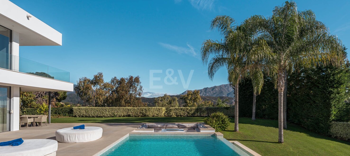 Villa de luxe élégante à El Madroñal avec vue imprenable sur la mer