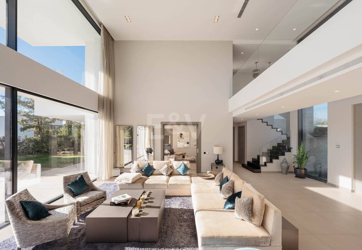 Elegant lyx Villa i El Madroñal med hisnande havsutsikt