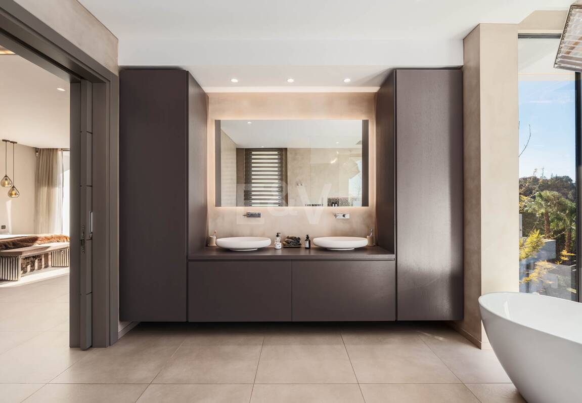 Elegant lyx Villa i El Madroñal med hisnande havsutsikt