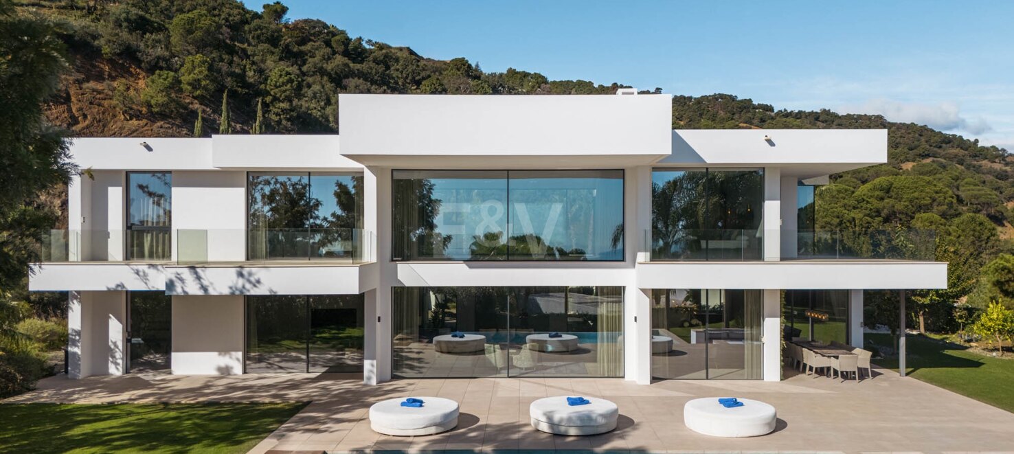 Villa de luxe élégante à El Madroñal avec vue imprenable sur la mer