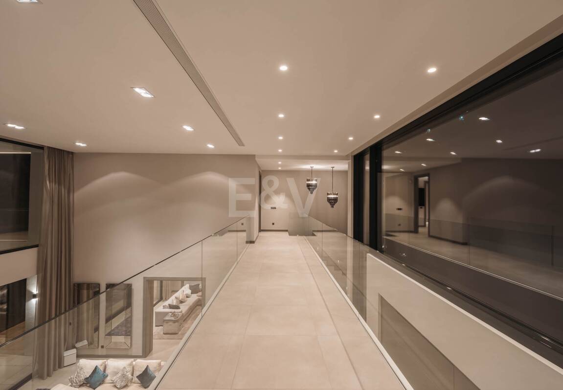 Elegant lyx Villa i El Madroñal med hisnande havsutsikt