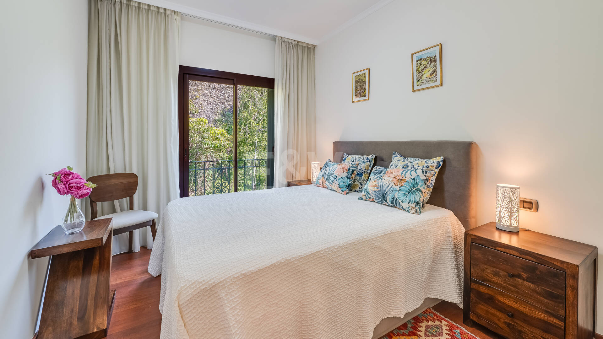 Doppelhaushälfte in einer geschlossenen Wohnanlage in der Nähe von Puente Romano