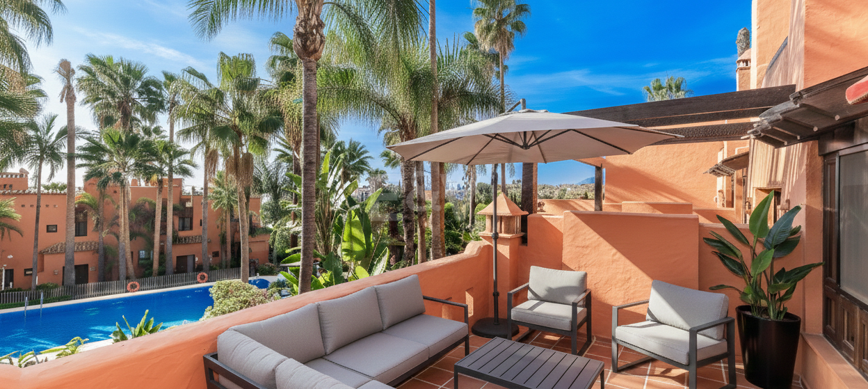 Doppelhaushälfte in einer geschlossenen Wohnanlage in der Nähe von Puente Romano