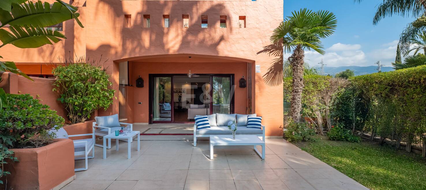 Semi-Detached House in a Gated Community Near Puente Romano