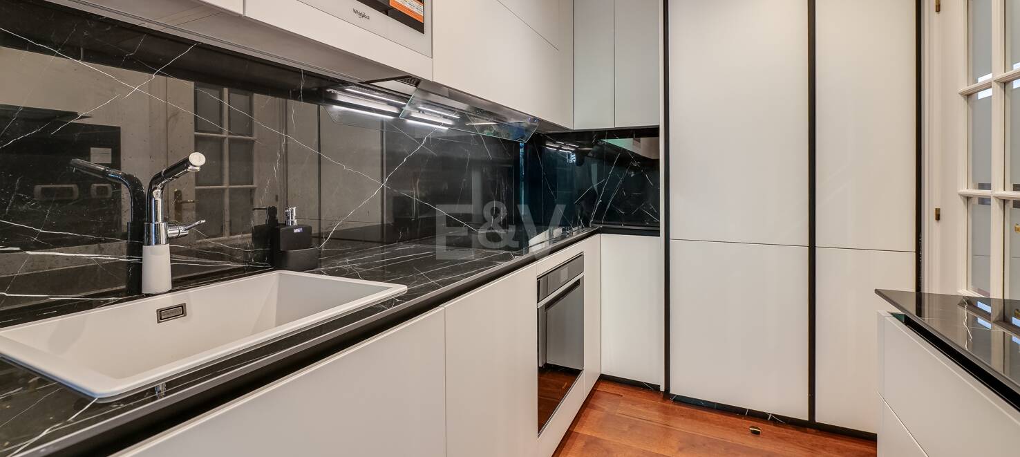 Semi-Detached House in a Gated Community Near Puente Romano