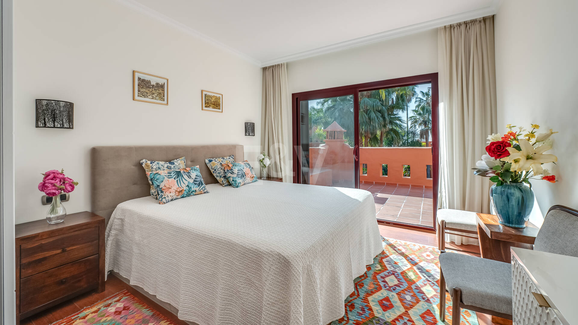 Doppelhaushälfte in einer geschlossenen Wohnanlage in der Nähe von Puente Romano