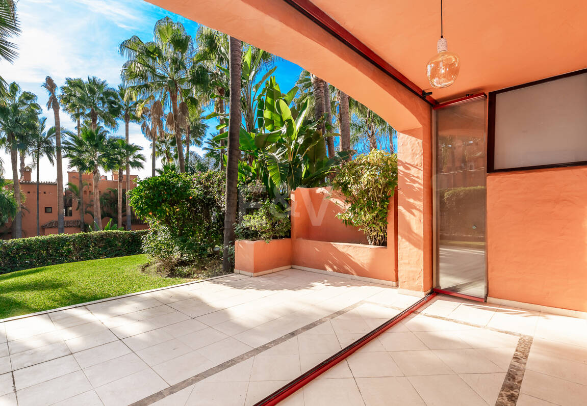 Doppelhaushälfte in einer geschlossenen Wohnanlage in der Nähe von Puente Romano