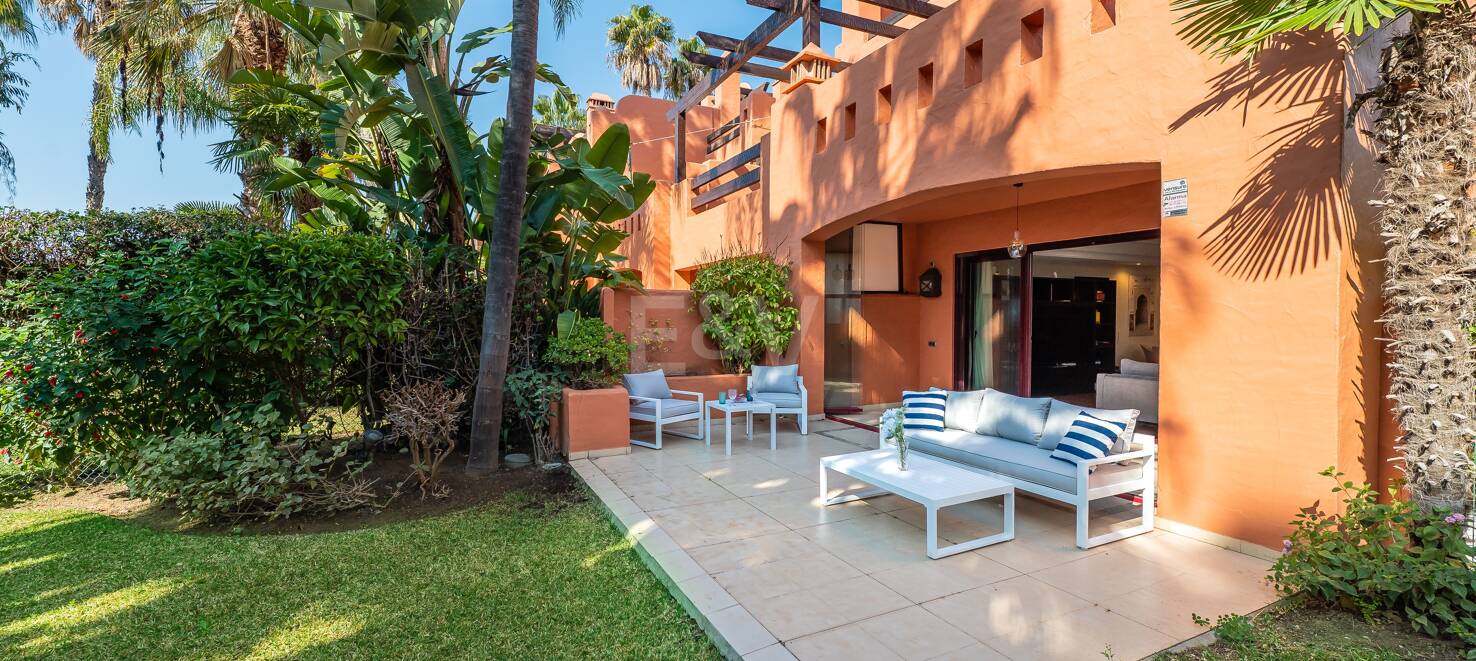 Semi-Detached House in a Gated Community Near Puente Romano