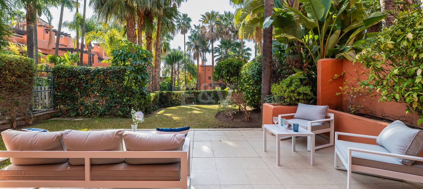 Semi-Detached House in a Gated Community Near Puente Romano