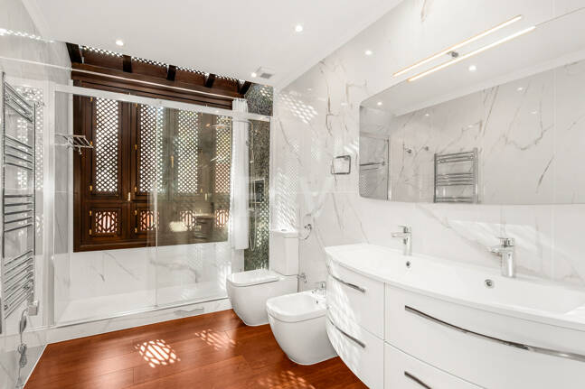 Doppelhaushälfte in einer geschlossenen Wohnanlage in der Nähe von Puente Romano