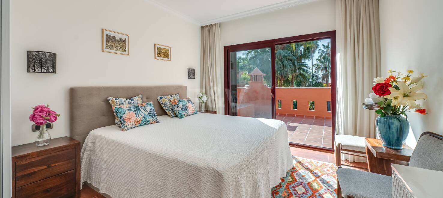 Semi-Detached House in a Gated Community Near Puente Romano