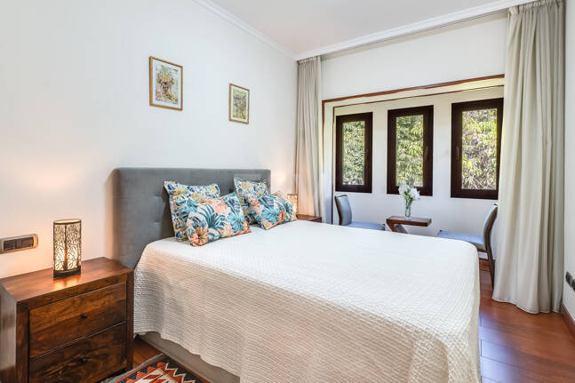 Doppelhaushälfte in einer geschlossenen Wohnanlage in der Nähe von Puente Romano