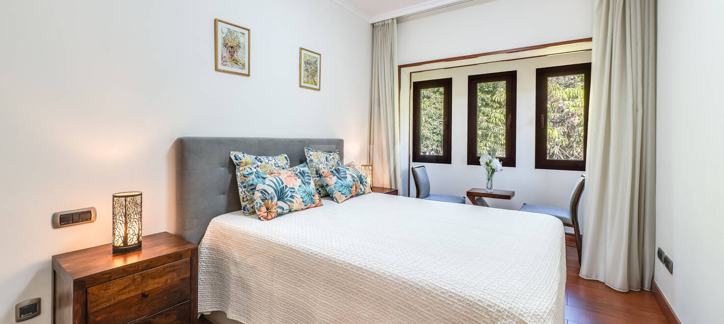 Doppelhaushälfte in einer geschlossenen Wohnanlage in der Nähe von Puente Romano