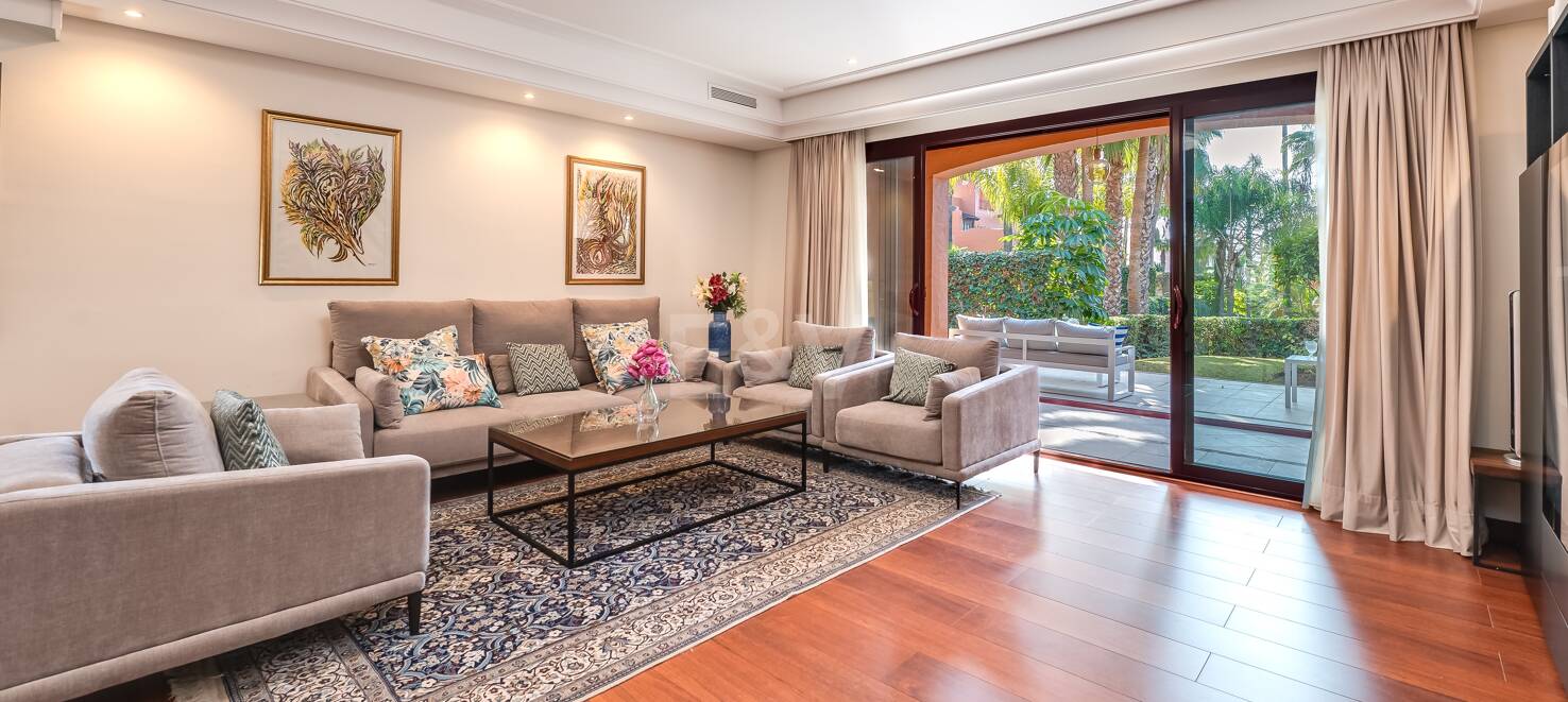 Semi-Detached House in a Gated Community Near Puente Romano