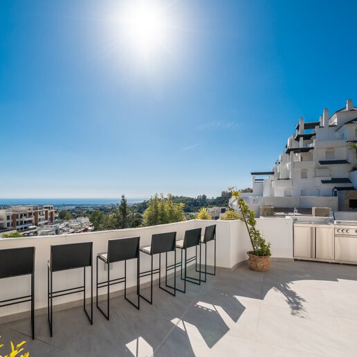 Impresionante apartamento con vistas al mar y amplia terraza en La Quinta