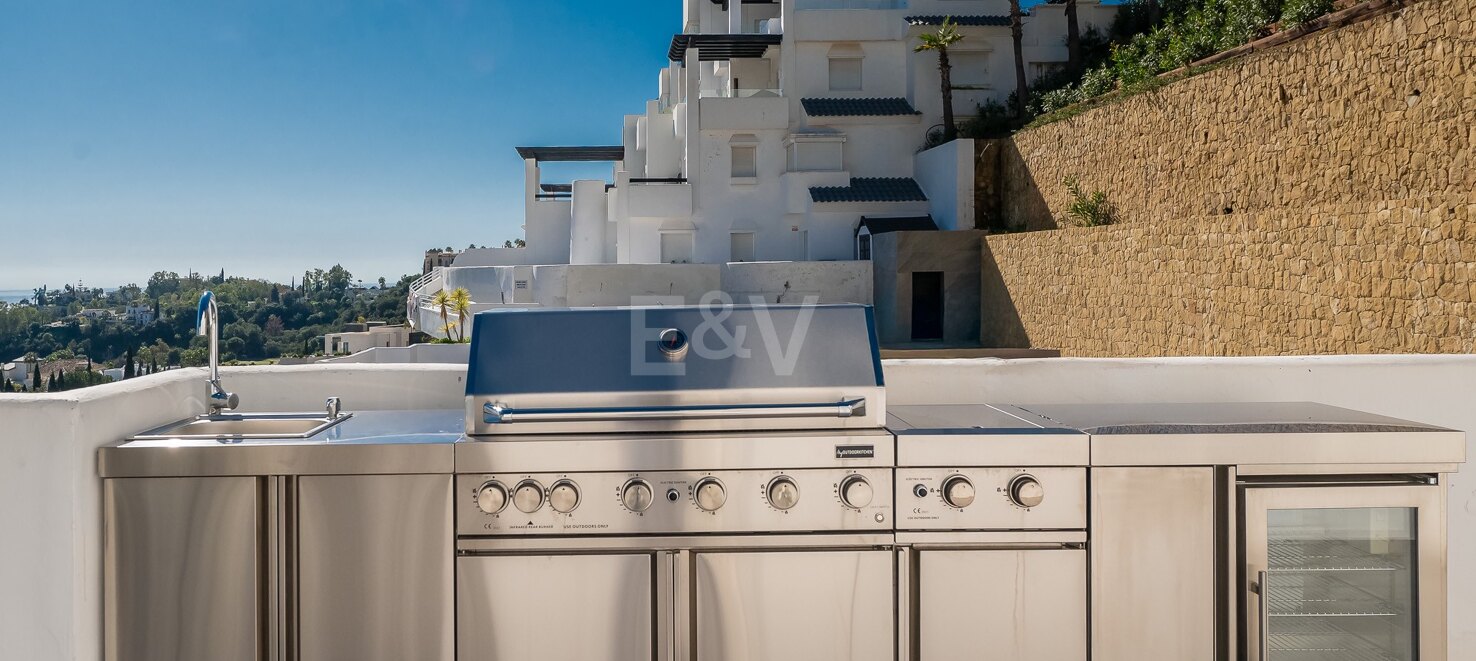 Impresionante apartamento con vistas al mar y amplia terraza en La Quinta